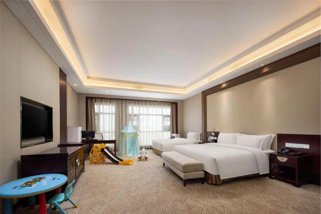 Linyi Blue Horizon International Hotel Yi He Buitenkant foto