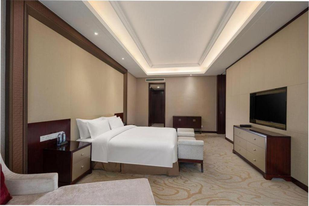 Linyi Blue Horizon International Hotel Yi He Buitenkant foto