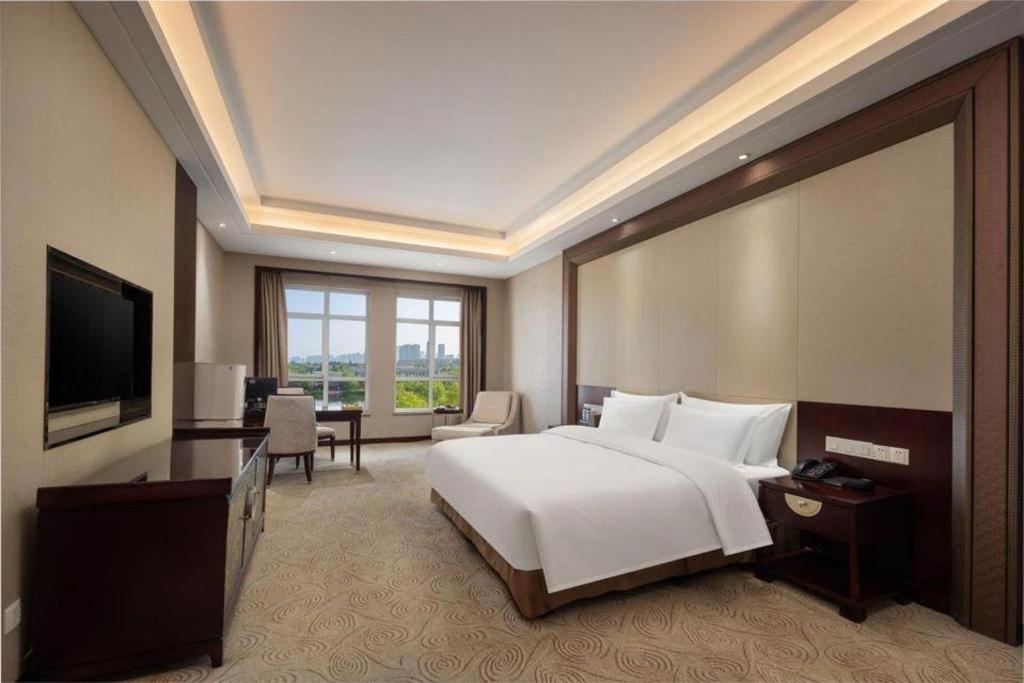 Linyi Blue Horizon International Hotel Yi He Buitenkant foto