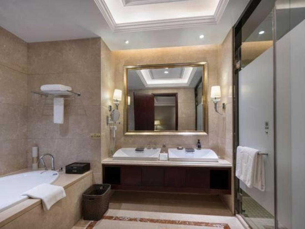 Linyi Blue Horizon International Hotel Yi He Buitenkant foto